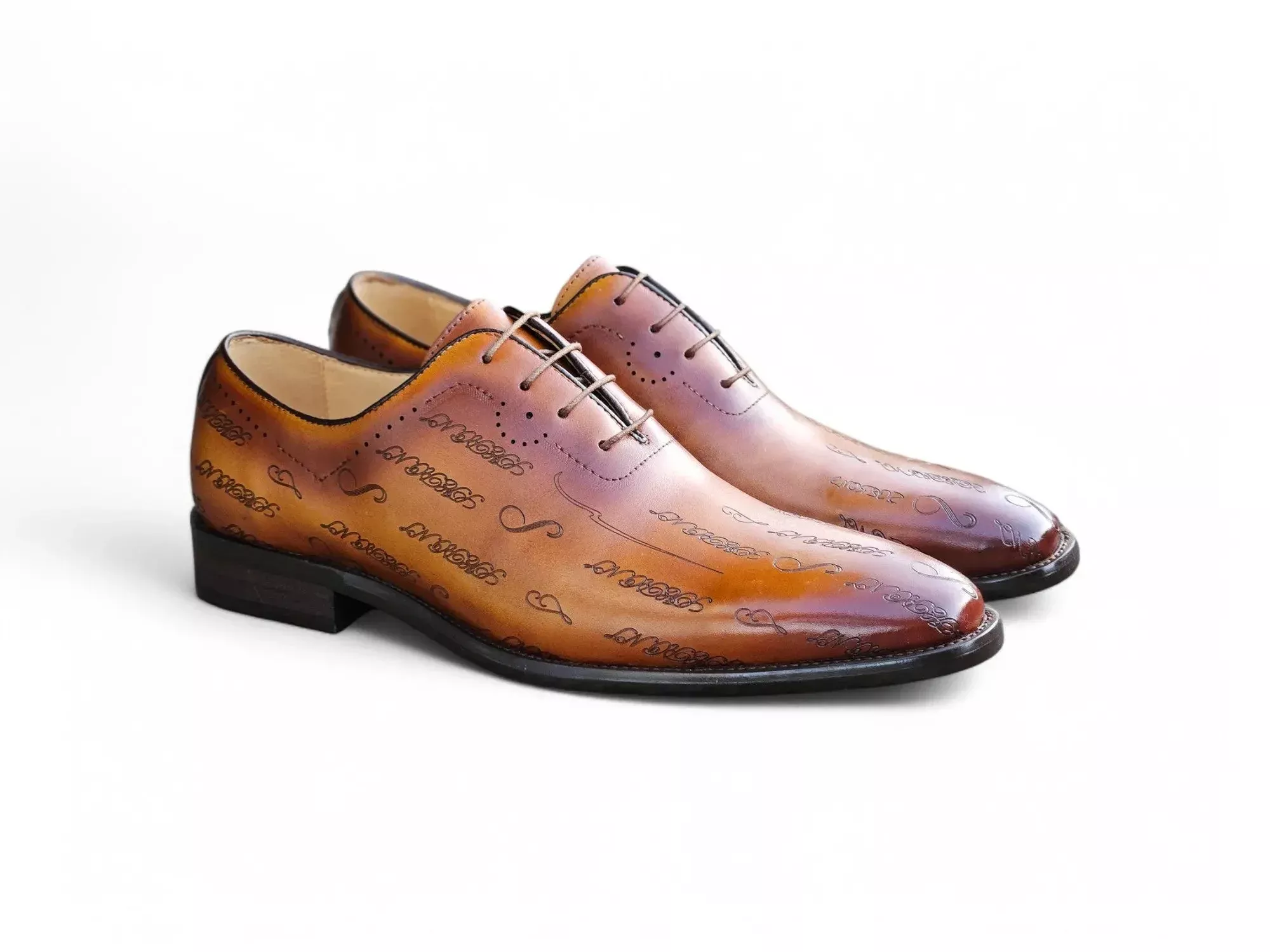 Carrucci Embossed Wholecut Oxford